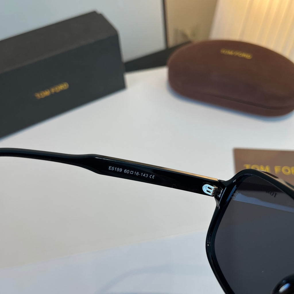 Tom Ford Fashion Black Lens Sunglasses for Men & Women - 466308 - detail image 9
