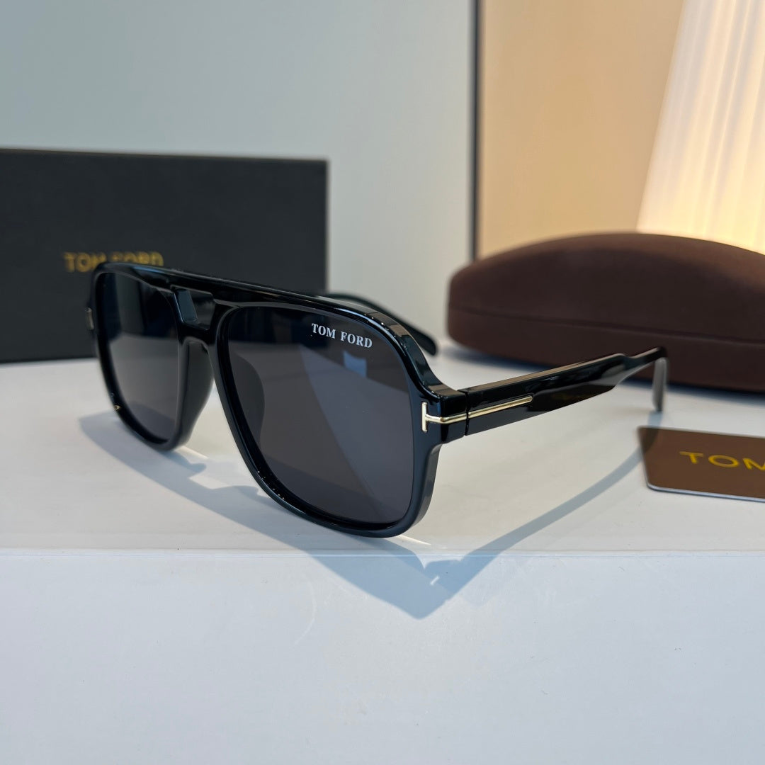Tom Ford Fashion Black Lens Sunglasses for Men & Women - 466308 - detail image 3