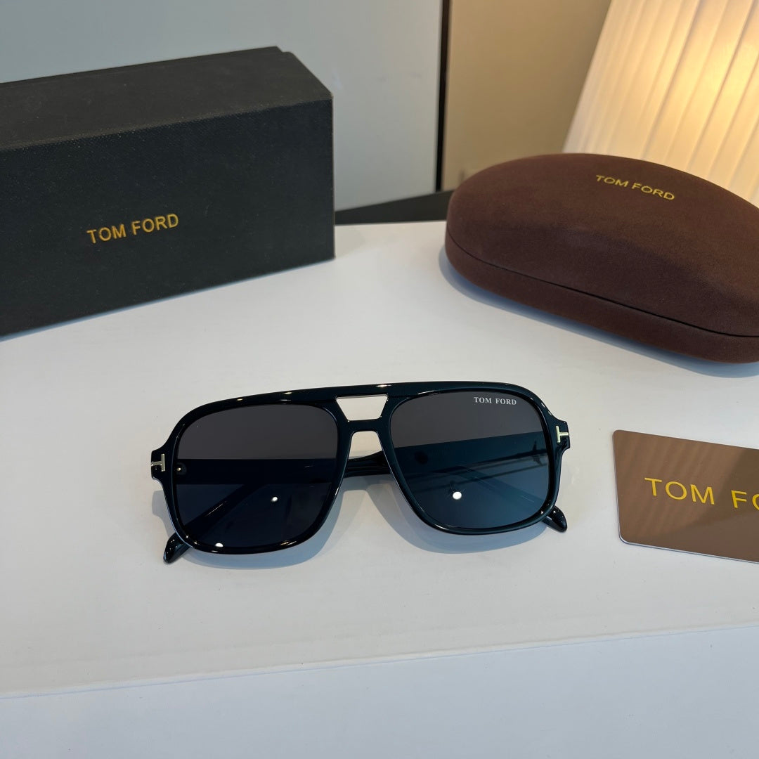 Tom Ford Fashion Black Lens Sunglasses for Men & Women - 466308 - detail image 5