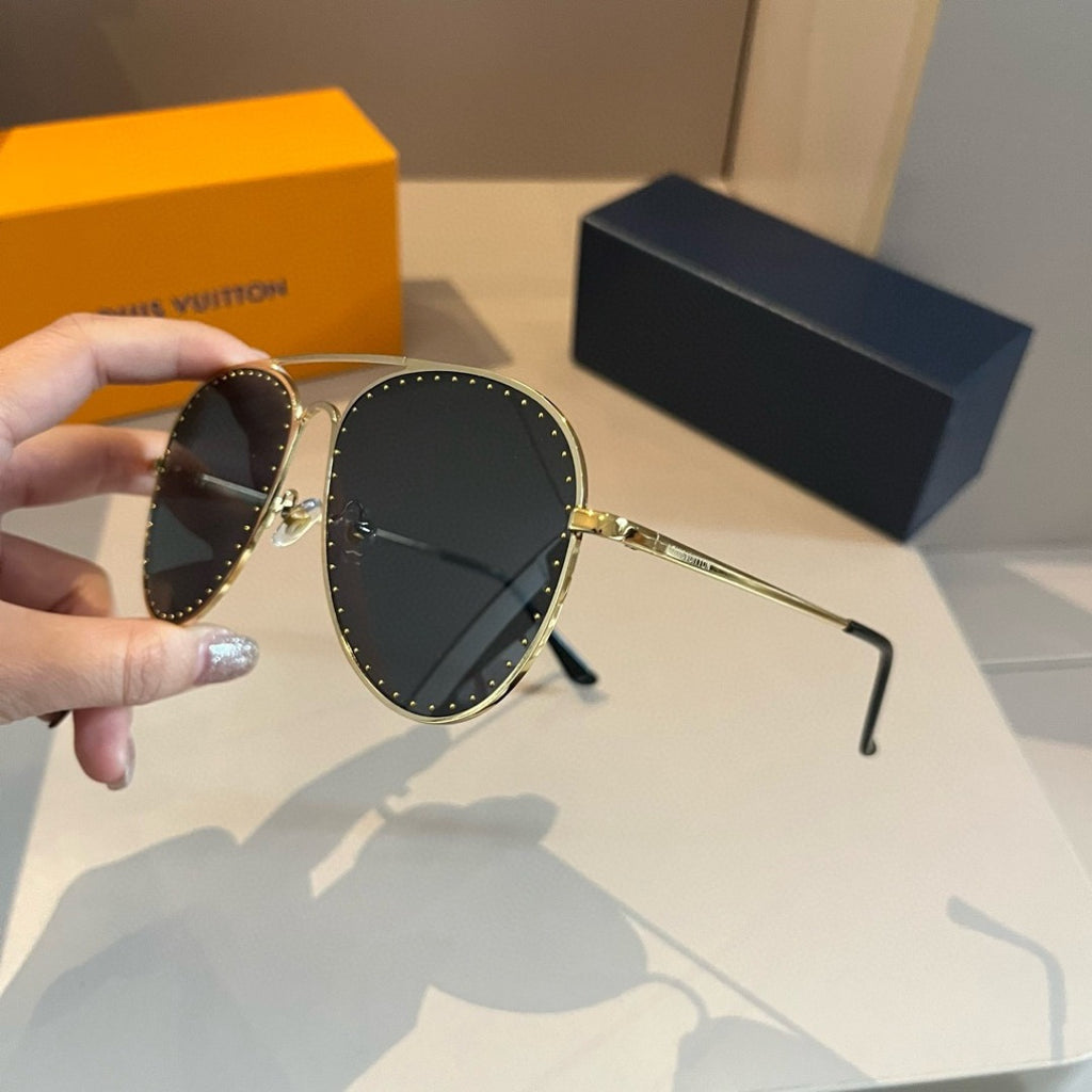 Louis Vuitton Metal Aviator Gold Lens Sunglasses for Men & Women - 414809 - detail image 4