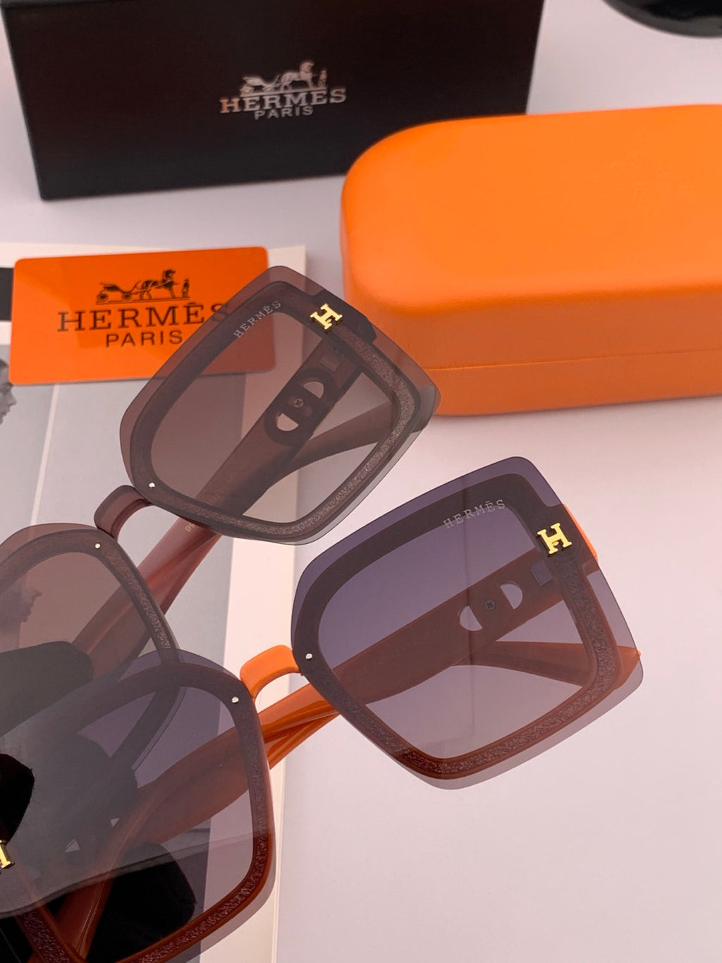 Hermès H8998 Square Gold Lens Sunglasses for Men & Women - detail image 3