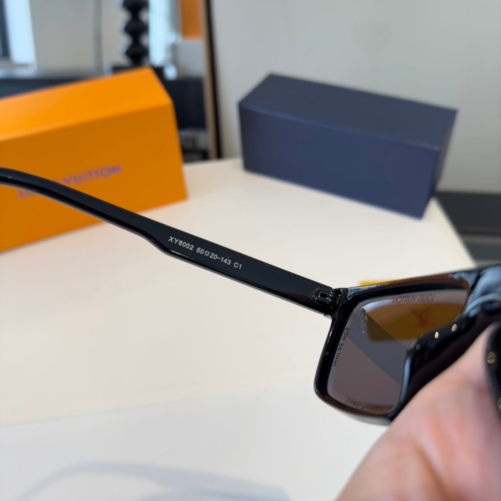 Louis Vuitton Fashion Black Lens Sunglasses for Men & Women - 371282 - detail image 2