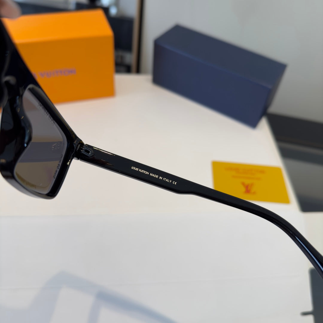 Louis Vuitton Fashion Black Lens Sunglasses for Men & Women - 371282