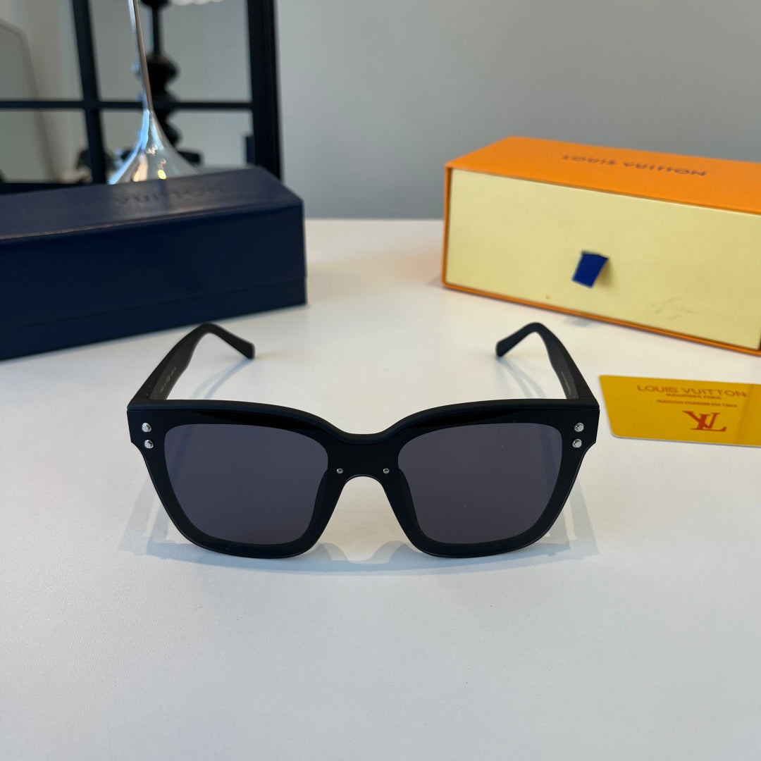 Louis Vuitton Fashion Black Lens Sunglasses for Men & Women - 398178 - detail image 2