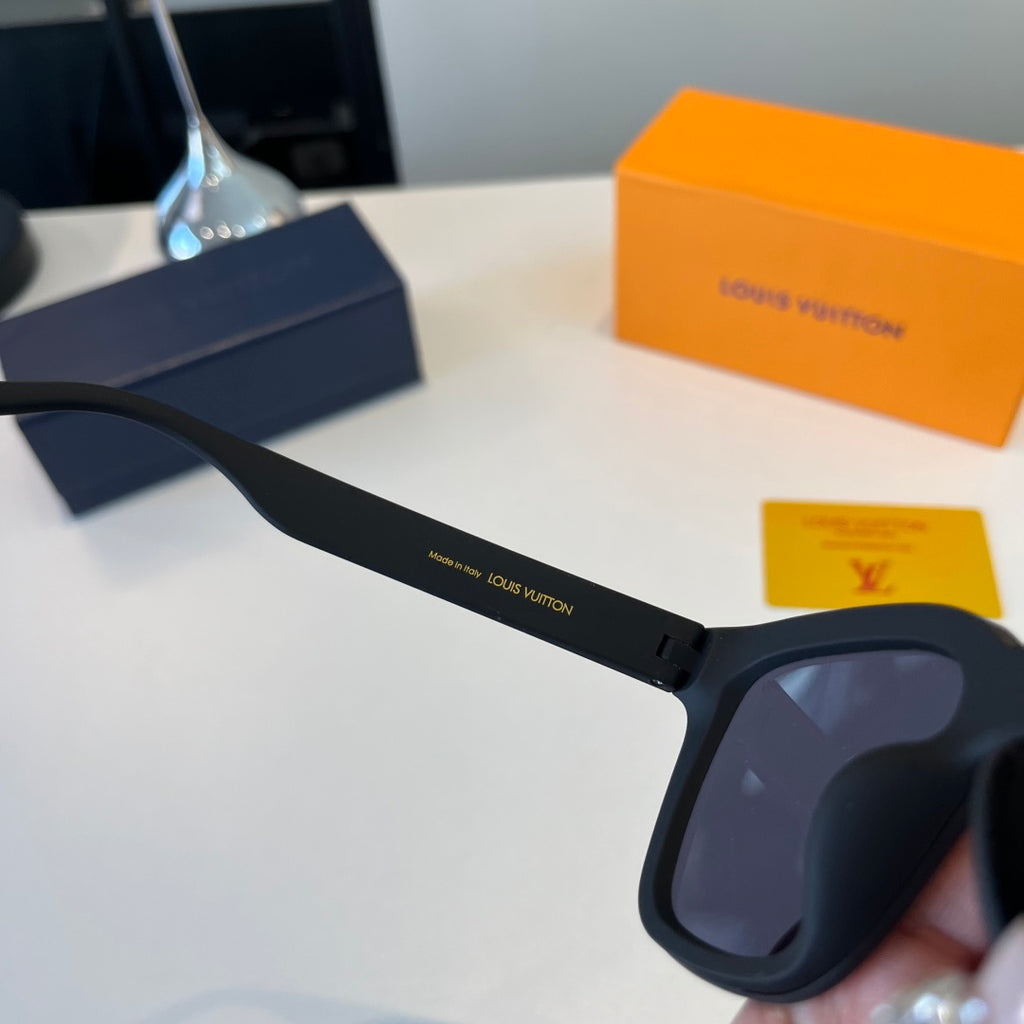 Louis Vuitton Fashion Black Lens Sunglasses for Men & Women - 398178 - detail image 9
