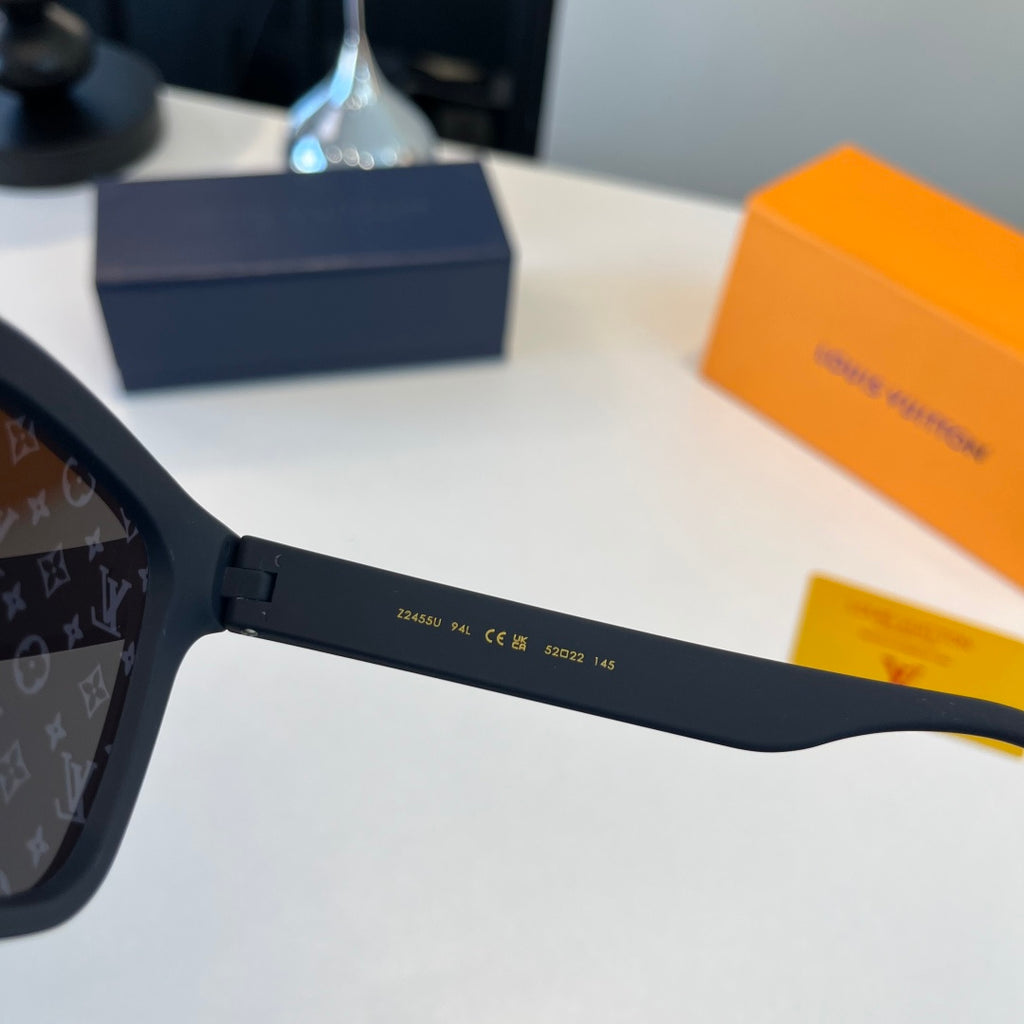 Louis Vuitton Fashion Blue Lens Sunglasses for Men & Women - 398179 - detail image 11