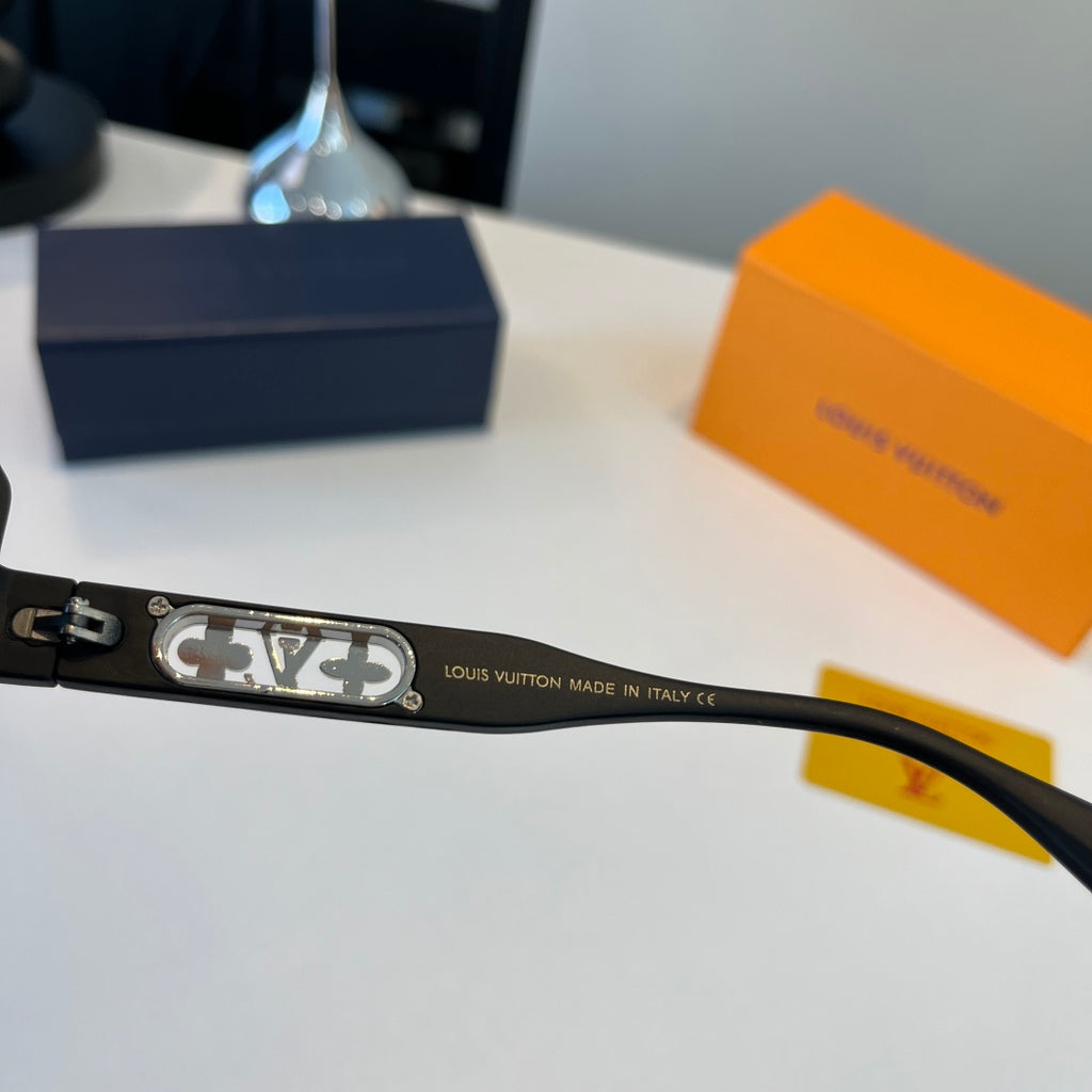 Louis Vuitton Fashion Black Lens Sunglasses for Men & Women - 398184 - detail image 11
