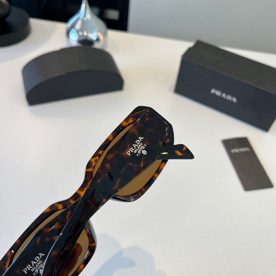 Prada Fashion Black Lens Sunglasses for Men & Women - 158452 - detail image 7