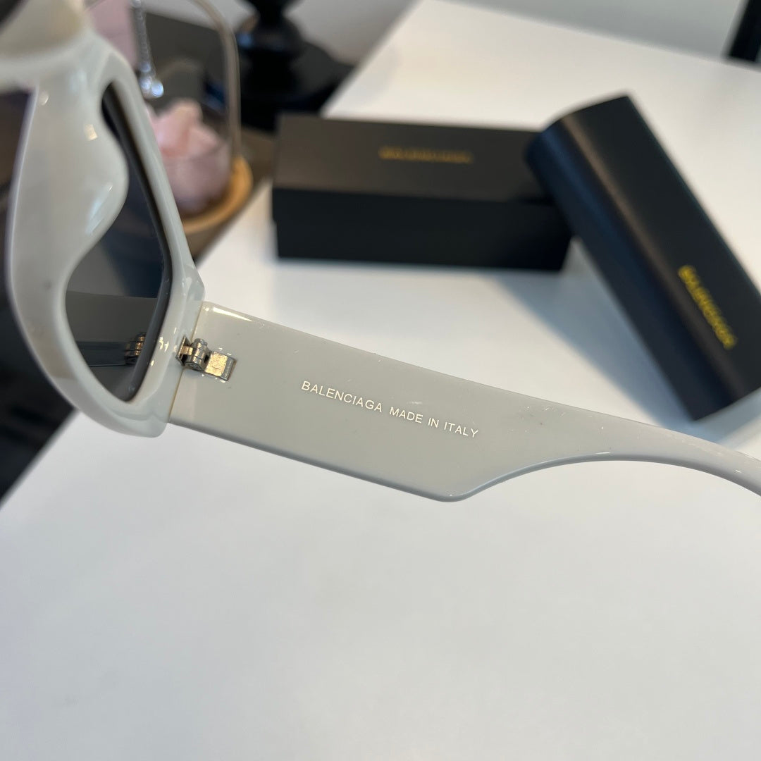 Balenciaga Rectangular Silver Lens Sunglasses for Men & Women - 158565 - detail image 9