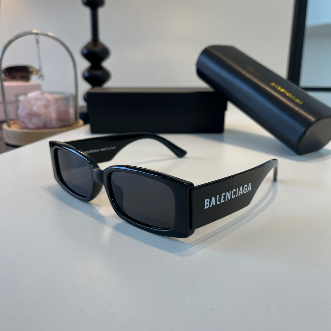 Balenciaga Rectangular Black Lens Sunglasses for Men & Women - 158566 - detail image 2