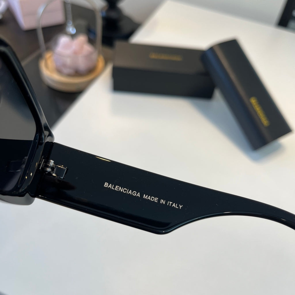 Balenciaga Rectangular Black Lens Sunglasses for Men & Women - 372348 - detail image 9