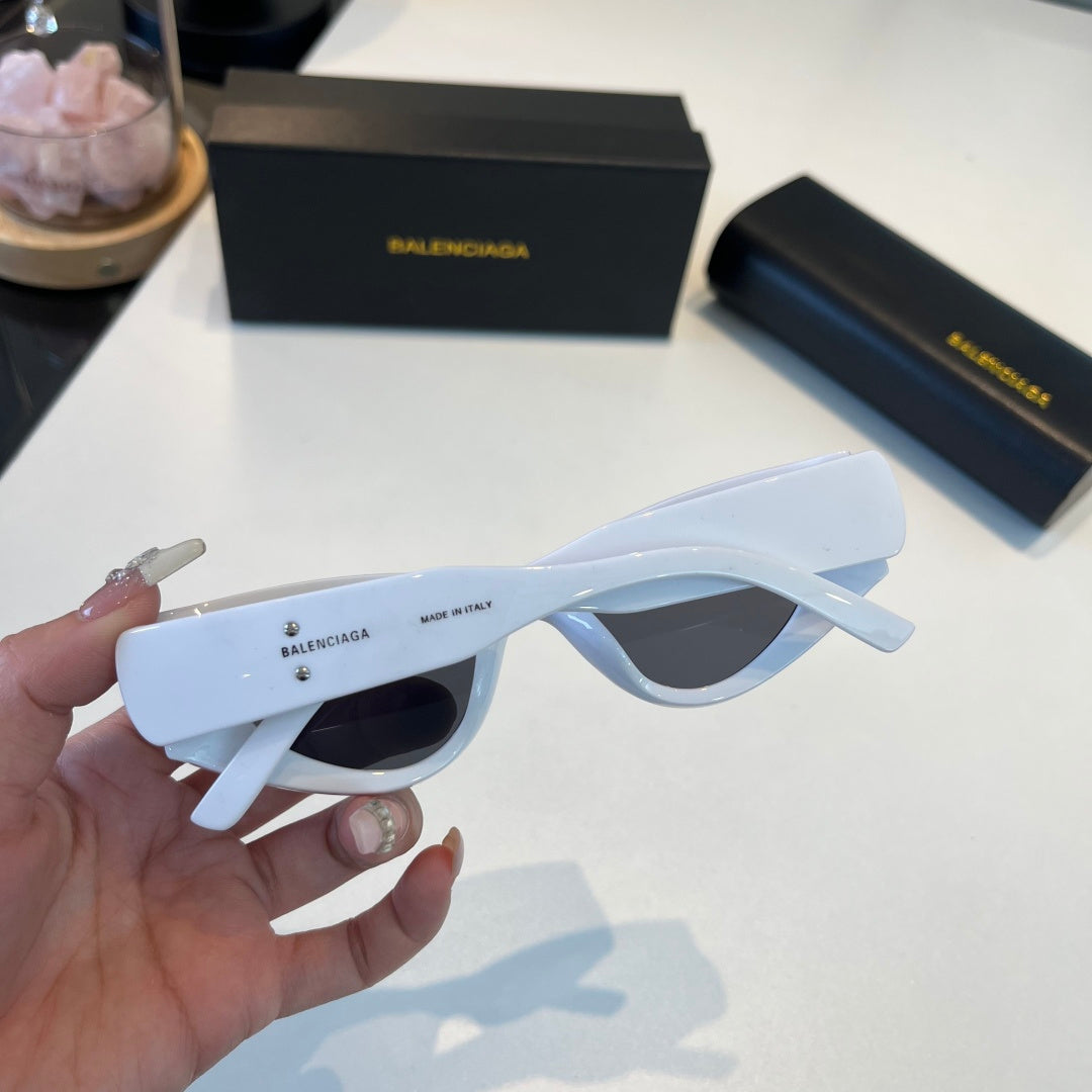 Balenciaga Rectangular Silver Lens Sunglasses for Men & Women - detail image 7