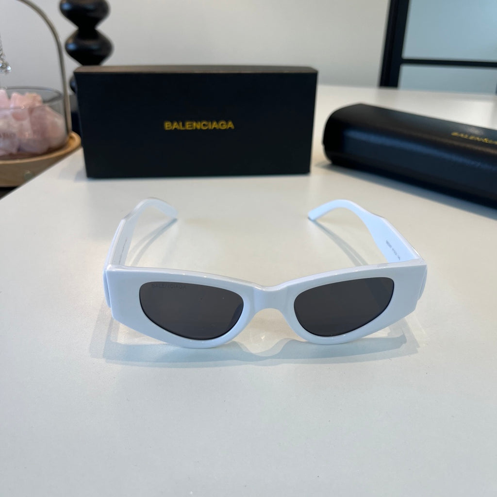 Balenciaga Rectangular Silver Lens Sunglasses for Men & Women - 158568 - detail image 2