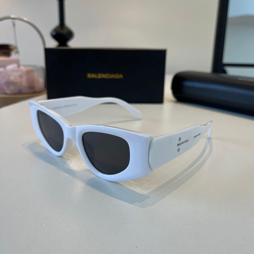 Balenciaga Rectangular Silver Lens Sunglasses for Men & Women - detail image 3