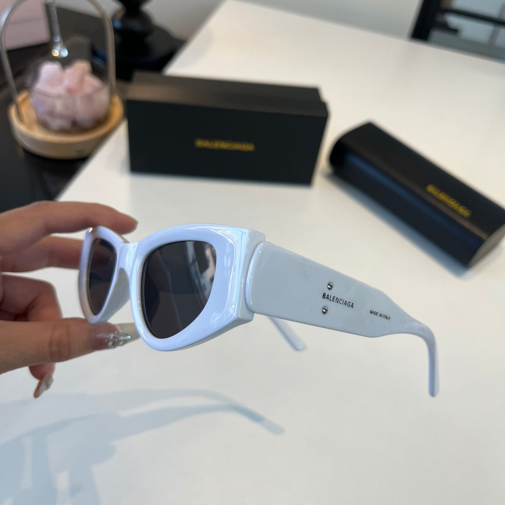 Balenciaga Rectangular Silver Lens Sunglasses for Men & Women - 158568 - detail image 4
