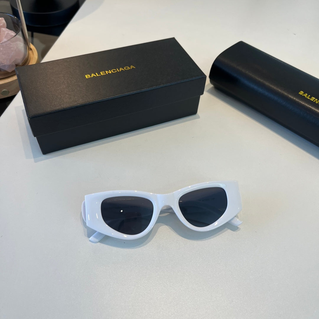Balenciaga Rectangular Silver Lens Sunglasses for Men & Women - 449653 - detail image 5