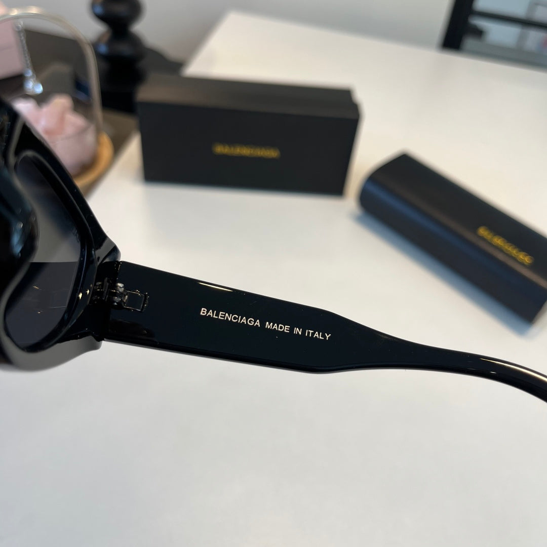 Balenciaga Rectangular Black Lens Sunglasses for Men & Women - 487536 - detail image 8