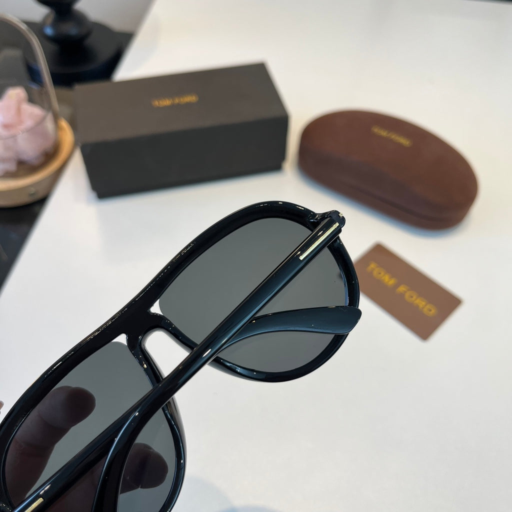 Tom Ford Fashion Black Lens Sunglasses for Men & Women - 158651 - detail image 6