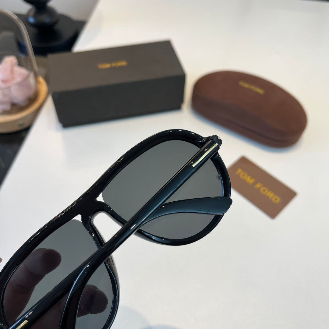 Tom Ford Fashion Black Lens Sunglasses for Men & Women - 158651 - detail image 6