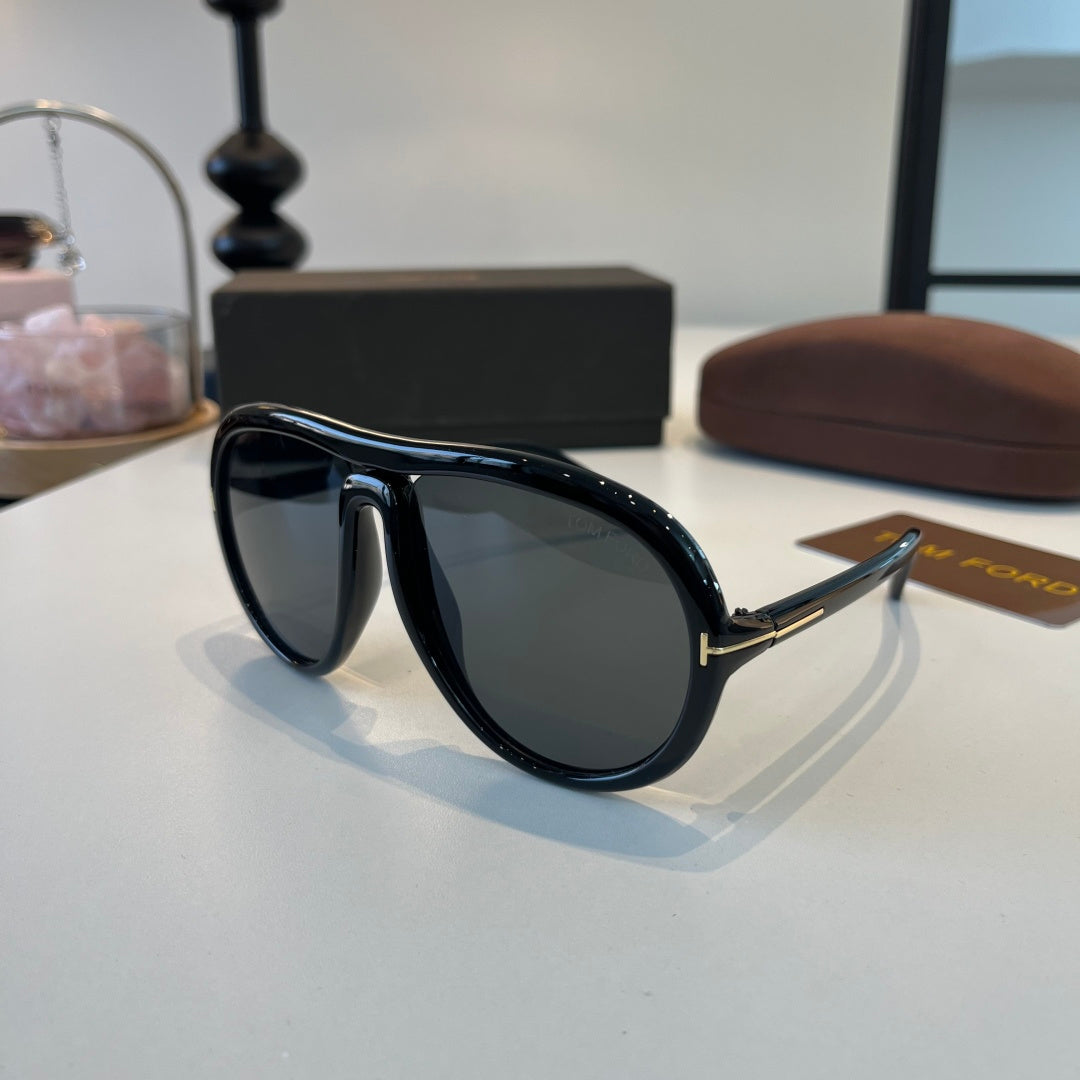 Tom Ford Fashion Black Lens Sunglasses for Men & Women - 449939 - detail image 3