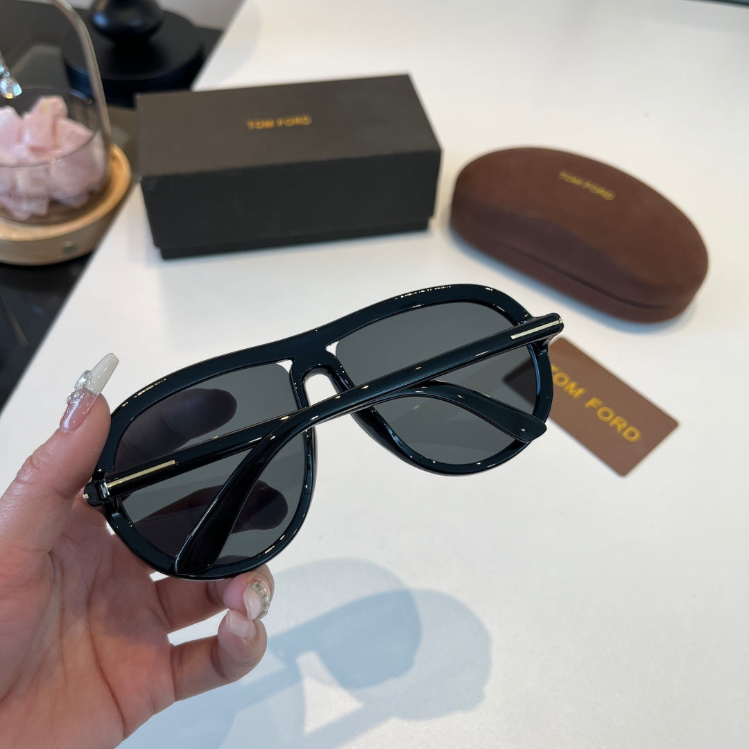 Tom Ford Fashion Black Lens Sunglasses for Men & Women - 449939 - detail image 7