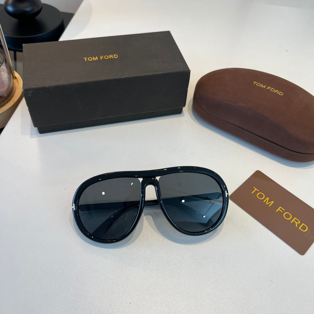 Tom Ford Fashion Black Lens Sunglasses for Men & Women - 416419 - detail image 4