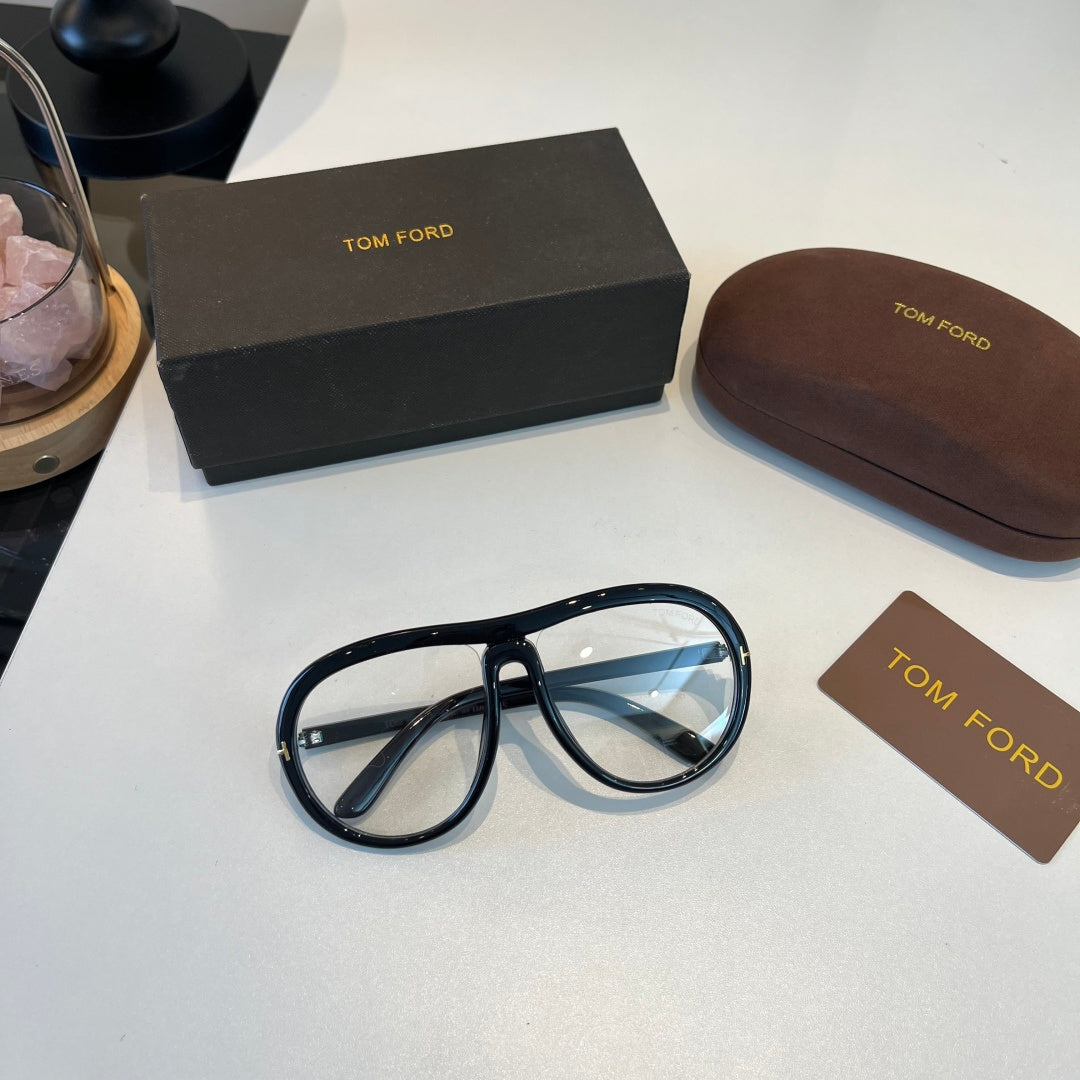 Tom Ford Fashion Silver Lens Sunglasses for Men & Women - detail image 4