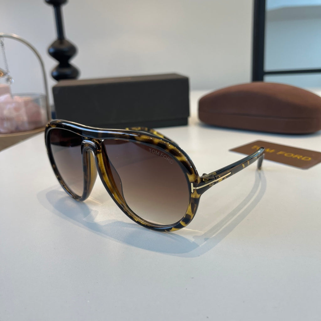 Tom Ford Fashion Black Lens Sunglasses for Men & Women - 372578 - detail image 3
