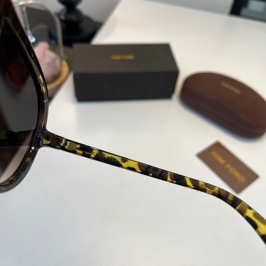 Tom Ford Fashion Black Lens Sunglasses for Men & Women - 487951 - detail image 8