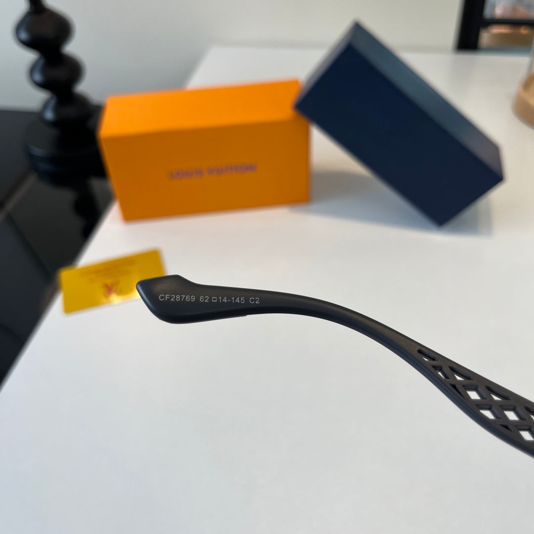 Louis Vuitton Fashion Silver Lens Sunglasses for Women - 357582 - detail image 8