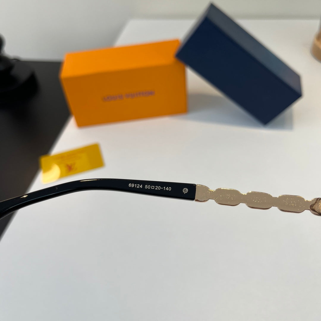 Louis Vuitton Cat-Eye Silver Lens Sunglasses for Women - 398077 - detail image 8