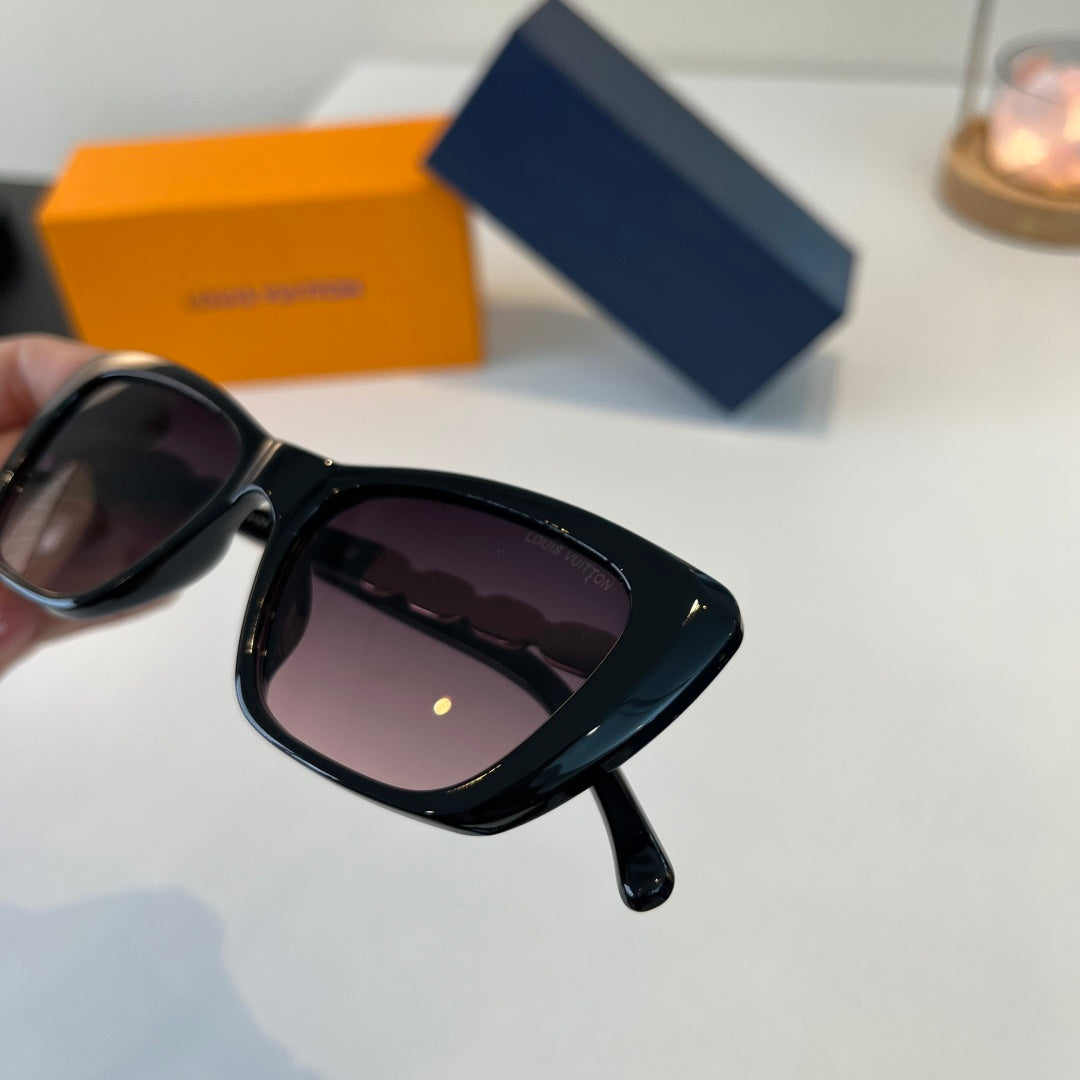 Louis Vuitton Cat-Eye Silver Lens Sunglasses for Women - 357584 - detail image 5