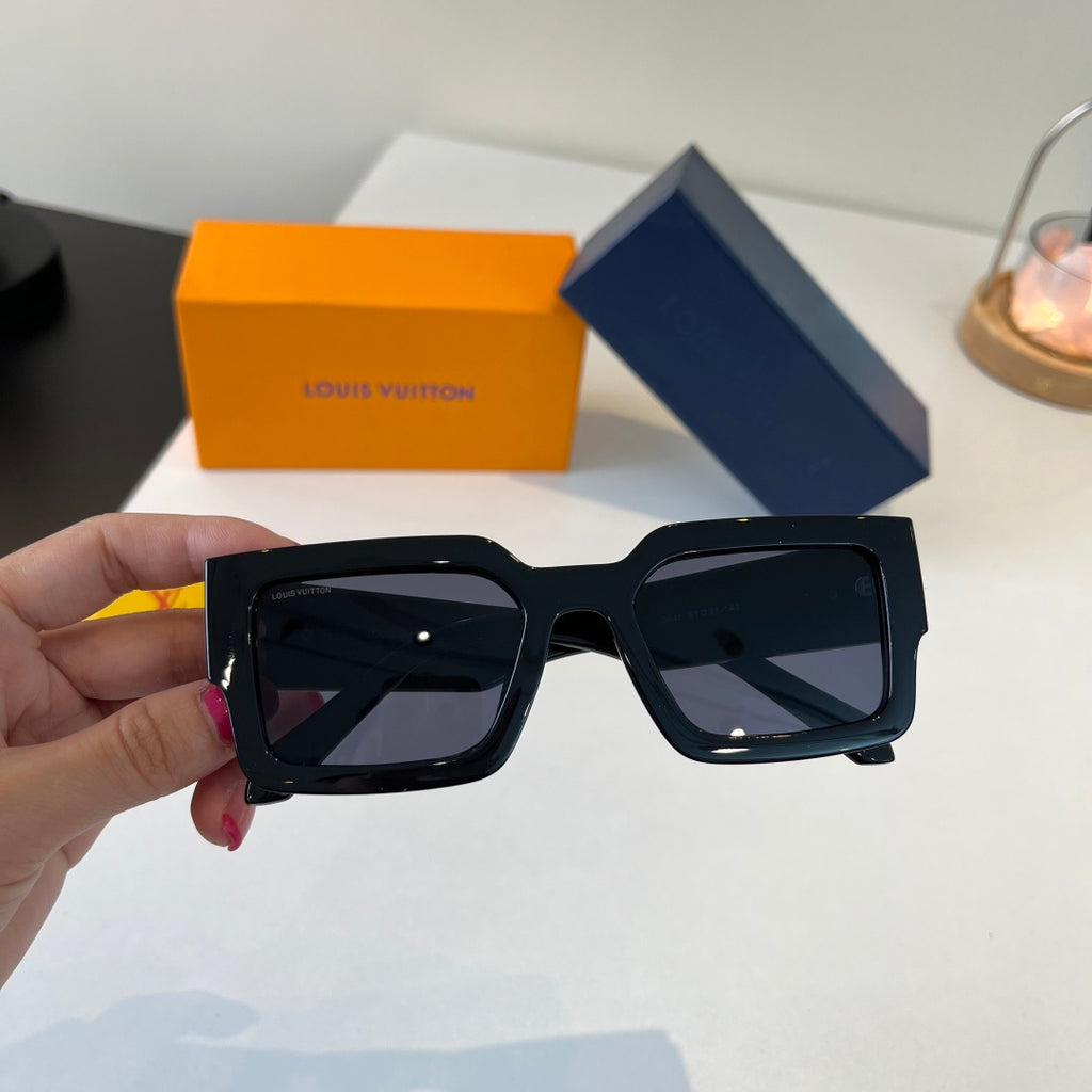 Louis Vuitton Fashion Black Lens Sunglasses for Men & Women - 398079 - detail image 6