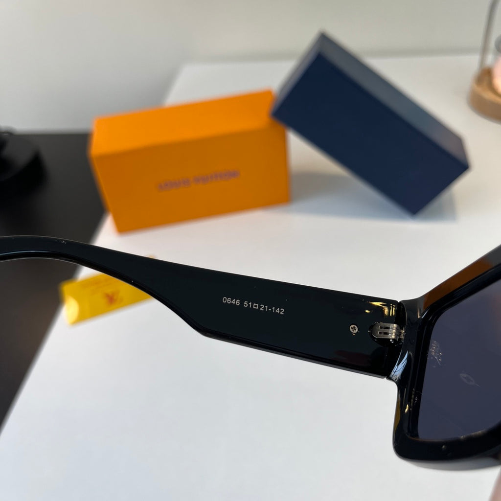Louis Vuitton Fashion Black Lens Sunglasses for Men & Women - 357586 - detail image 9