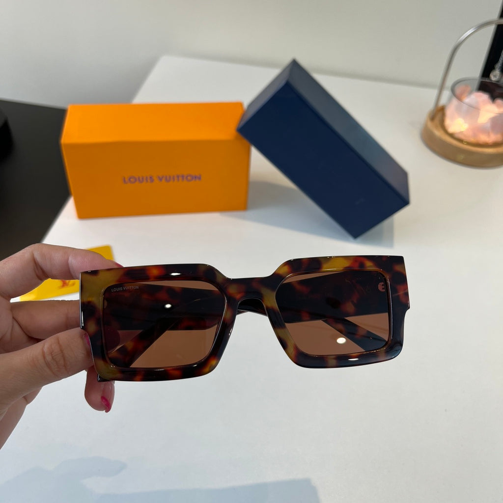 Louis Vuitton Fashion Black Lens Sunglasses for Men & Women - 357587 - detail image 4