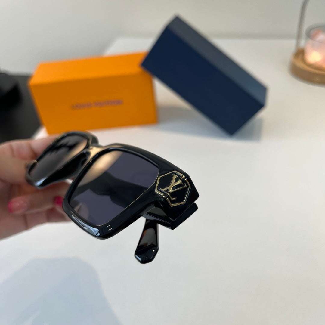 Louis Vuitton Fashion Black Lens Sunglasses for Men & Women - 398083 - detail image 7