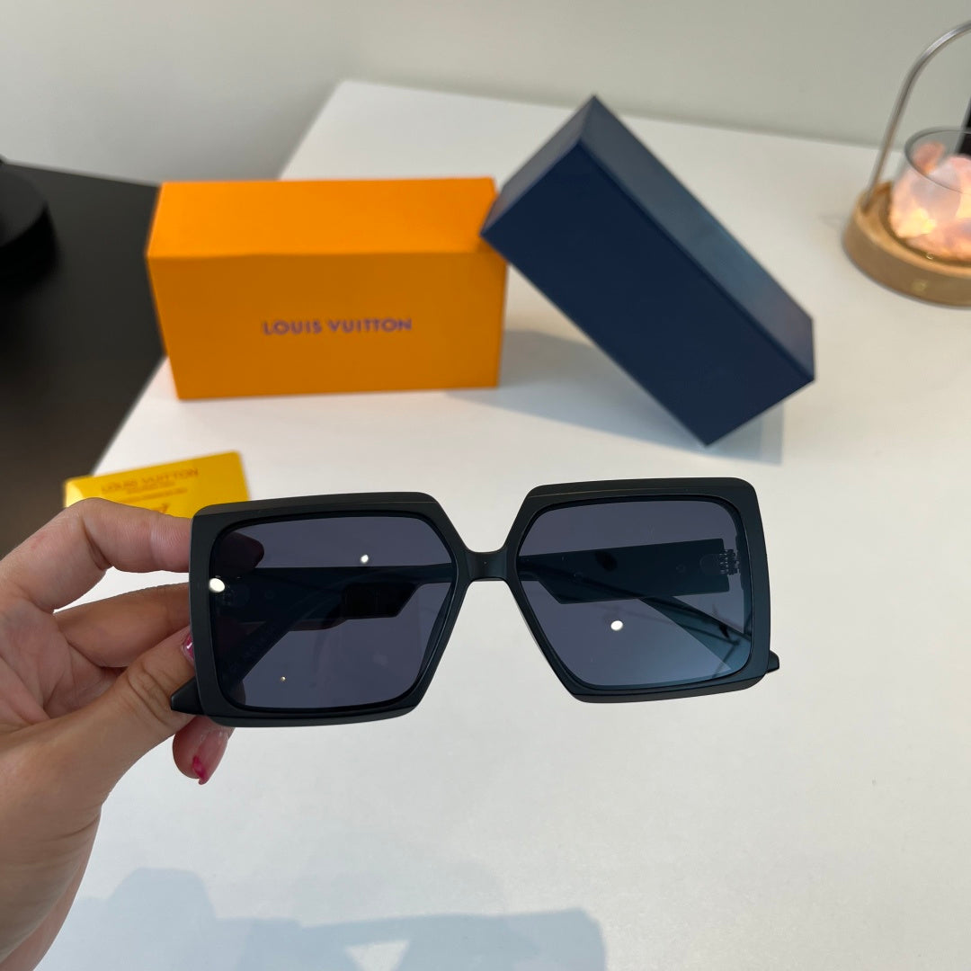 Louis Vuitton Fashion Black Lens Sunglasses for Men & Women - 398052 - detail image 6