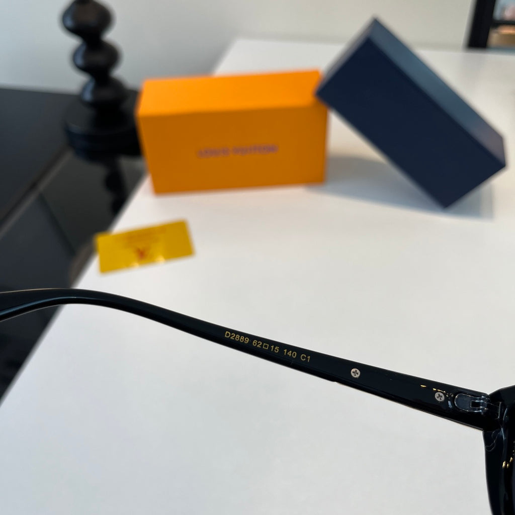 Louis Vuitton Fashion Black Lens Sunglasses for Men & Women - 398056 - detail image 9