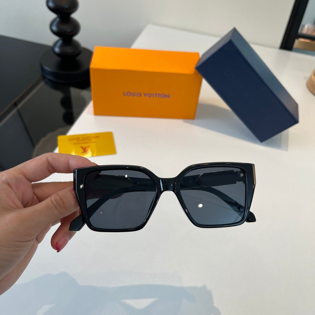 Louis Vuitton Fashion Black Lens Sunglasses for Men & Women - 398057 - detail image 5