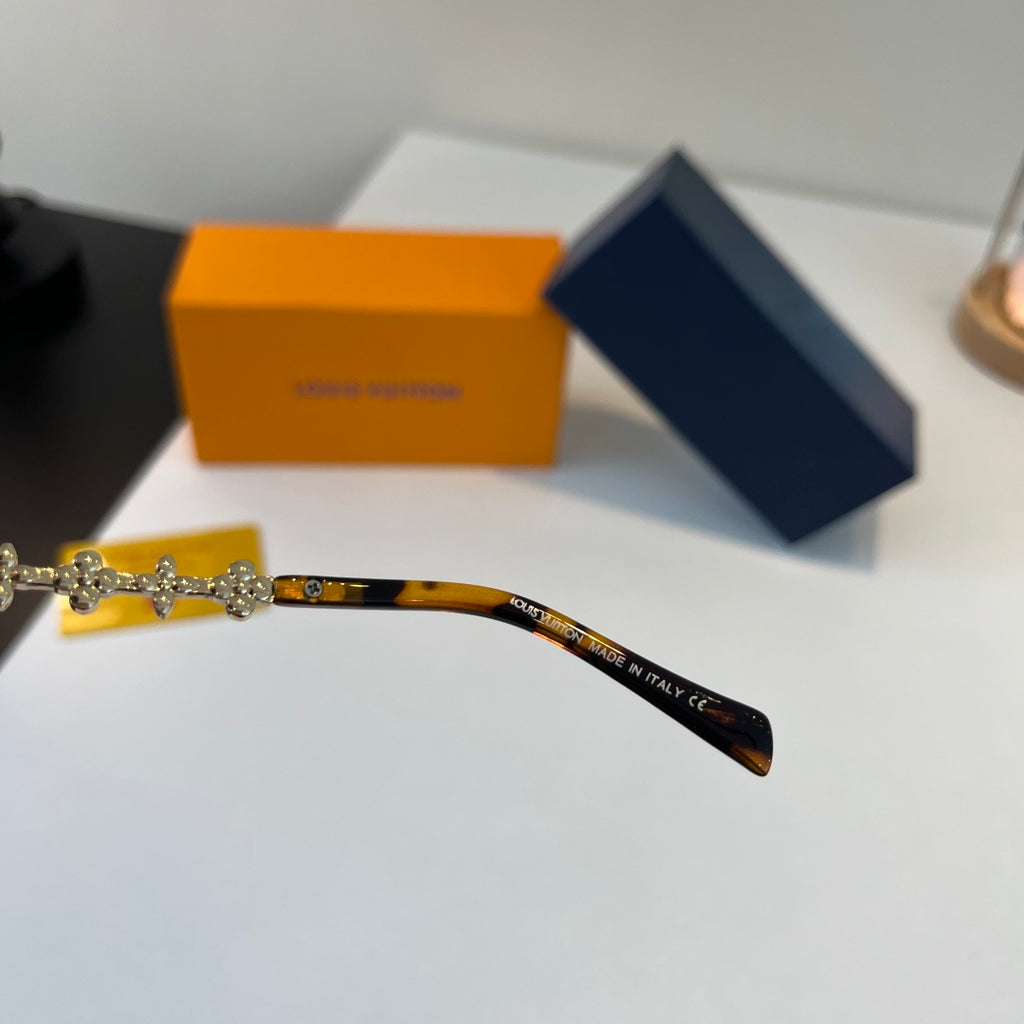 Louis Vuitton Fashion Silver Lens Sunglasses for Men & Women - 357601 - detail image 10