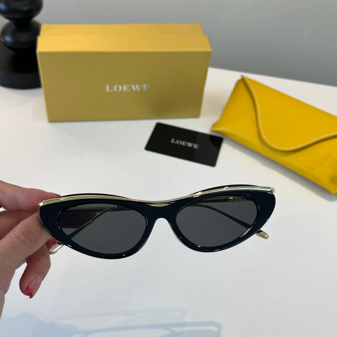 Loewe Cat-Eye Silver Lens Sunglasses for Men & Women - 487908 - detail image 5