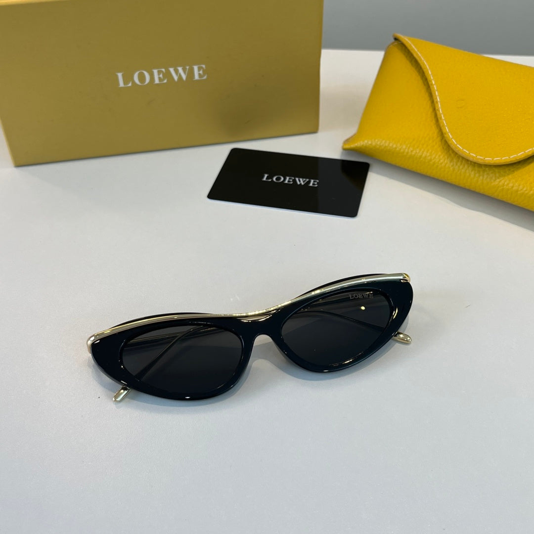 Loewe Cat-Eye Silver Lens Sunglasses for Men & Women - 487908 - detail image 4