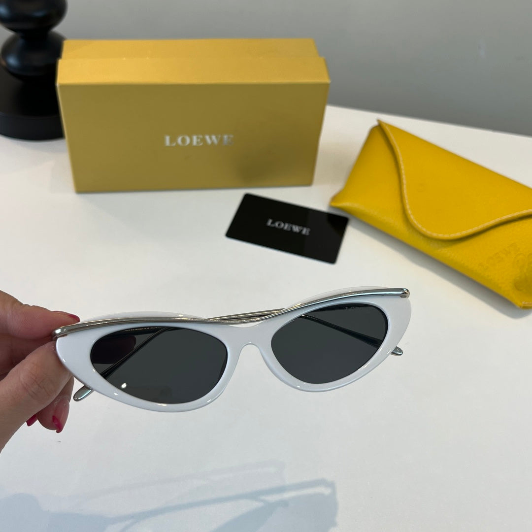 Loewe Cat-Eye Silver Lens Sunglasses for Men & Women - detail image 4
