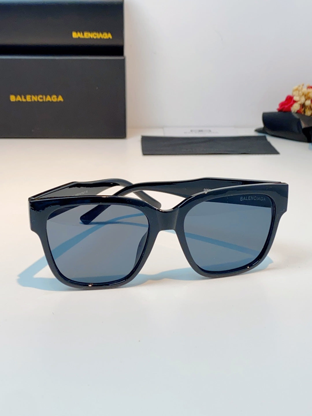 Balenciaga Fashion Red Lens Sunglasses for Men & Women - 358656 - detail image 4