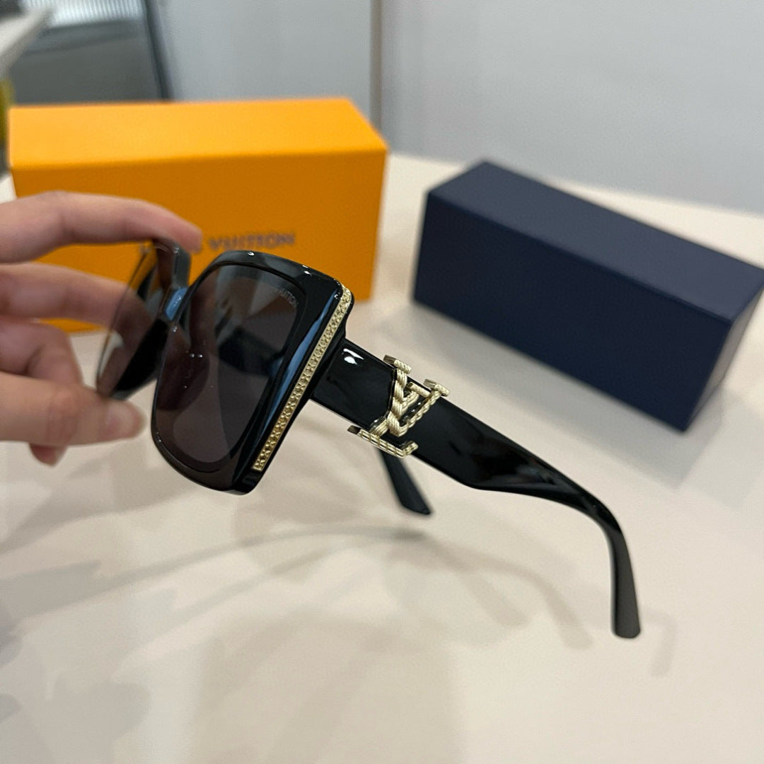Louis Vuitton Fashion Black Lens Sunglasses for Men & Women - 414811 - detail image 4