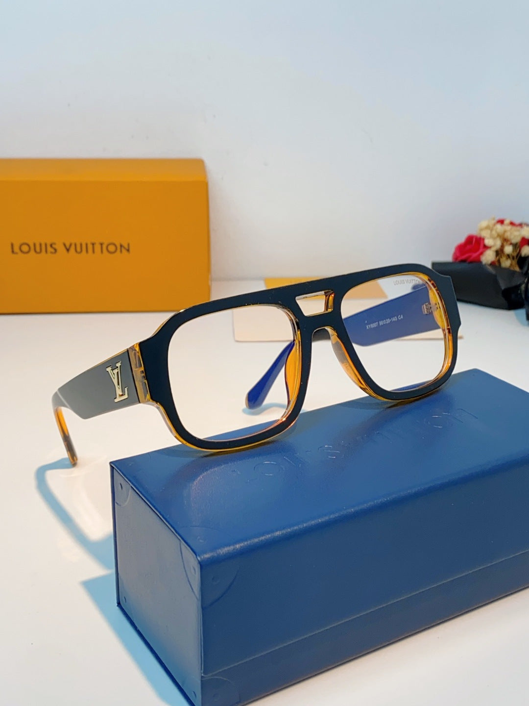 Louis Vuitton Aviator Brown Lens Sunglasses for Men & Women - detail image 10
