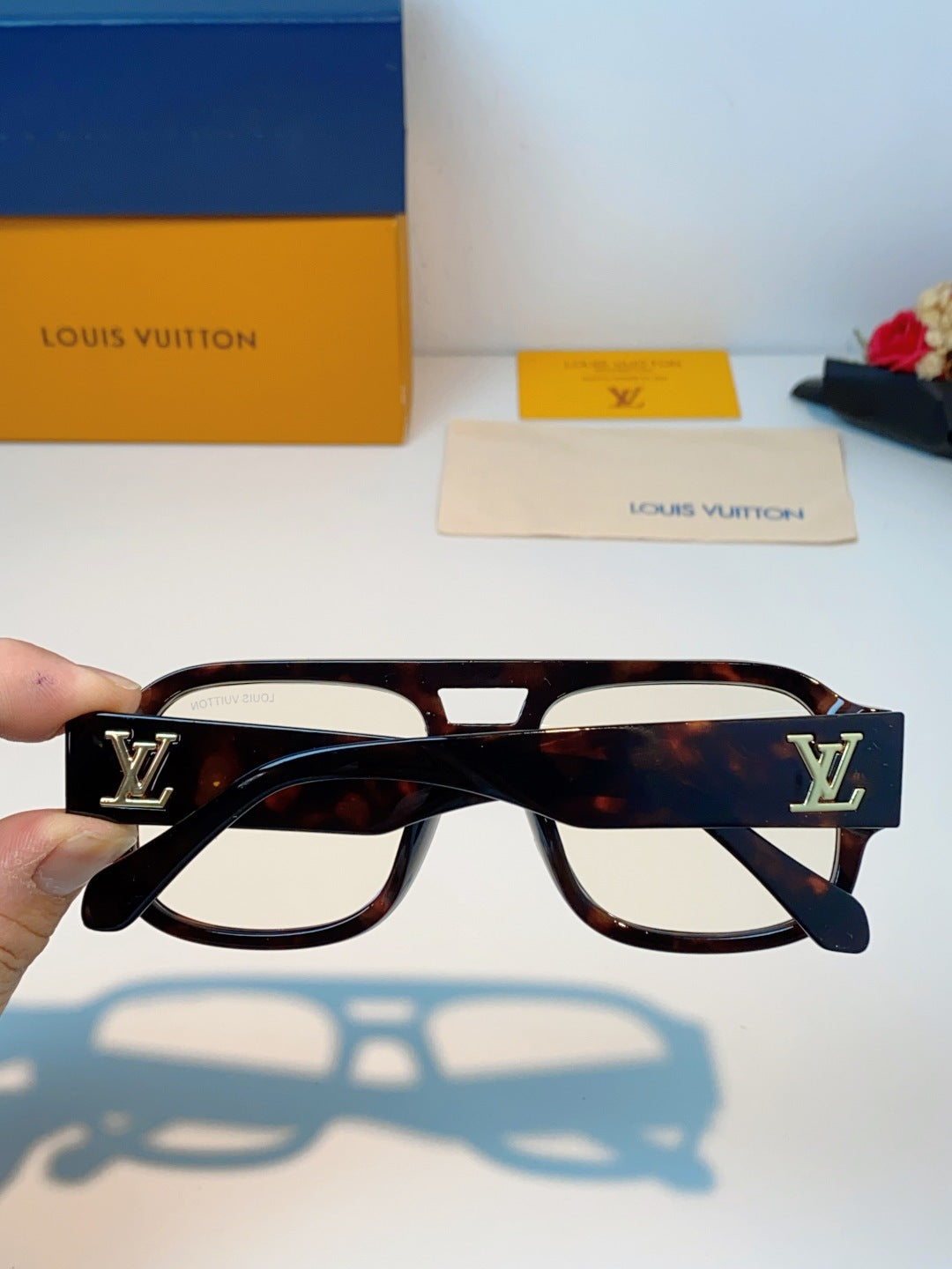 Louis Vuitton Aviator Black Lens Sunglasses for Men & Women - 371377 - detail image 5