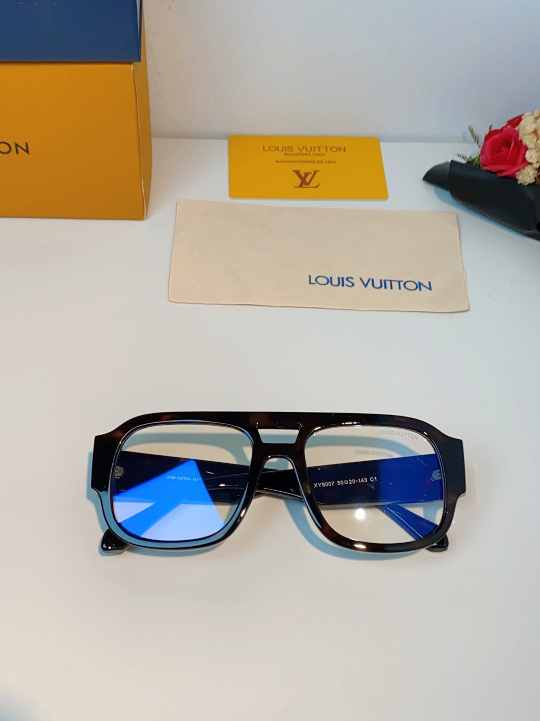 Louis Vuitton Aviator Black Lens Sunglasses for Men & Women - 371377 - detail image 9