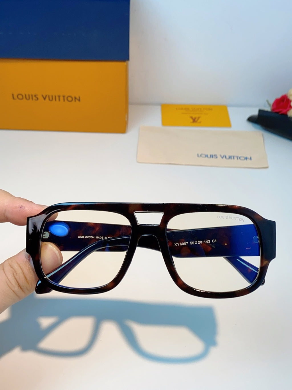 Louis Vuitton Aviator Black Lens Sunglasses for Men & Women - 371377 - detail image 4