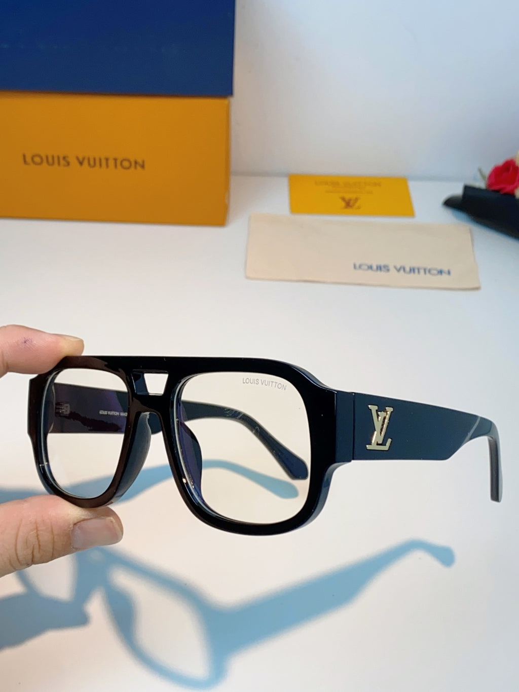 Louis Vuitton Aviator Black Lens Sunglasses for Men & Women - 371378 - detail image 6